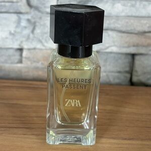 ZARA Les Heures Pasent perfume